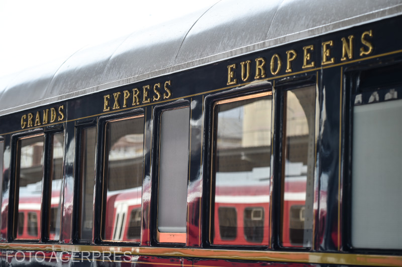 Celebrul tren de epoca Orient Express in Gara de Nord din Bucuresti / FOTO: Agerpres