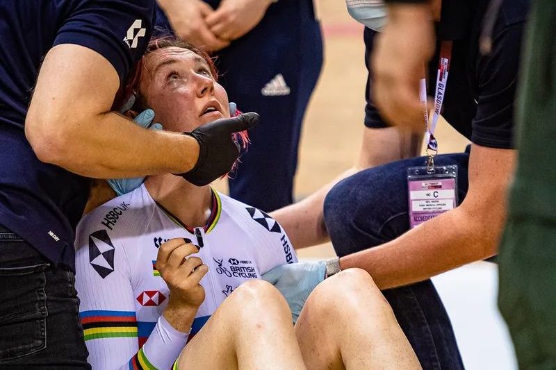 Katie Archibald, după o accidentare pe velodrom / FOTO: Imago via GOLAZO.ro