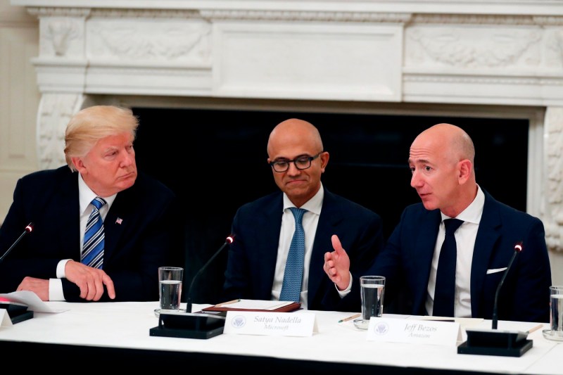 Jeff Bezos se apără în scandalul momentului din politica americană. „Am oftat”, scrie el în „The Washington Post”, ziarul pe care îl deține