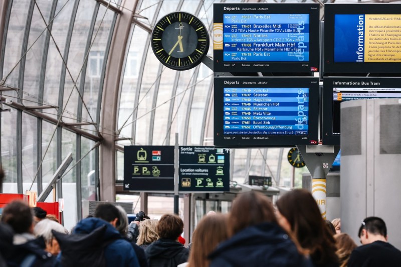 Explozie la locomotiva trenului care urma să transporte europarlamentarii din Strasbourg la Bruxelles: „ Are loc o evacuare haotică”