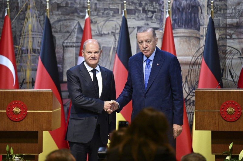 Erdogan l-a primit în Turcia pe „dragul său prieten” Scholz. Pentru ce i-a mulțumit cancelarului german