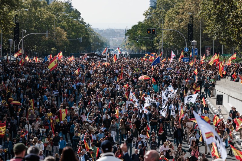 Protest antiguvernamental de amploare la Madrid. Opoziția a cerut demisia premierului Sanchez și convocarea alegerilor