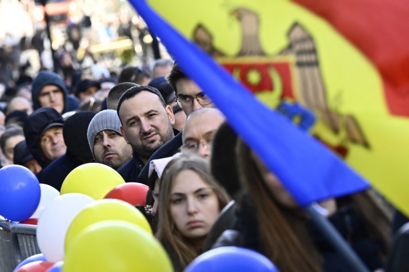 LIVE Votul din Republica Moldova s-a încheiat: prezență mare la urne la prezidențiale, în țară și în diaspora / Referendumul pro-UE este valid / Când vom afla primele rezultate