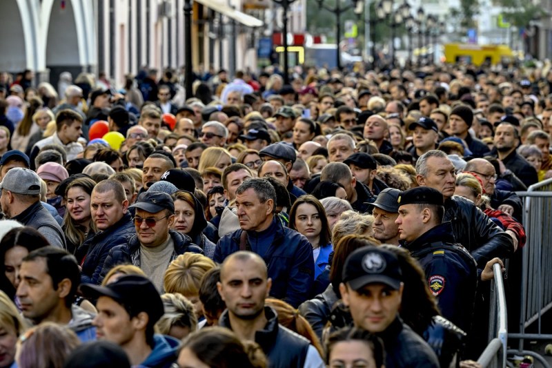 LIVE Rezultate parțiale și primele reacții la alegerile din Republica Moldova: Maia Sandu conduce în primul tur al prezidențialelor / 55% dintre alegători au votat „NU” la referendumul pro-UE după numărarea a două treimi din voturi / AICI ai continuarea numărării și toate evenimentele în derulare