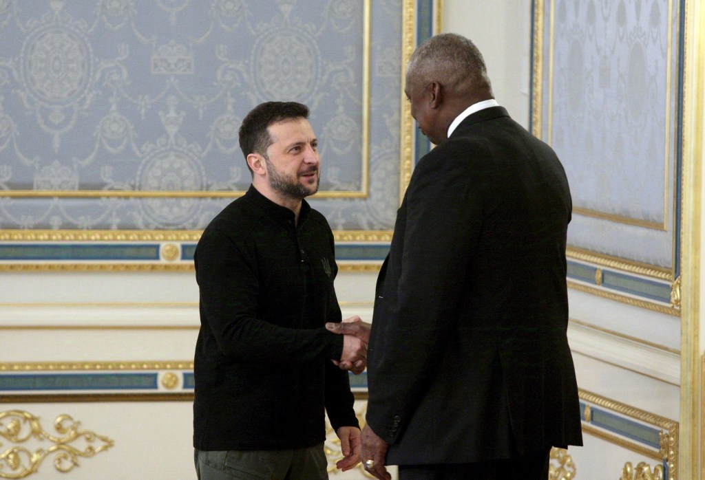 Volodimir Zelenski il primeste pe Lloyd Austin, secretarul american al Apărării / FOTO: Minchenko Hennadii/Ukrinform/ABACA / Abaca Press / Profimedia