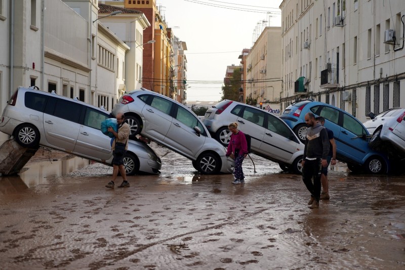 EXCLUSIV. Mărturia unei localnice din Valencia pentru HotNews: „Totul a fost inundat. Autoritățile au trimis o alertă, dar prea târziu. Oamenii erau deja blocați”