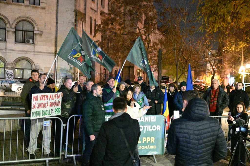 Protestul de susținere a lui Călin Georgescu, organizat de partidul Patrioții Poporului Român, pe 28 noiembrie 2024 / FOTO: HotNews / Ion Mateș