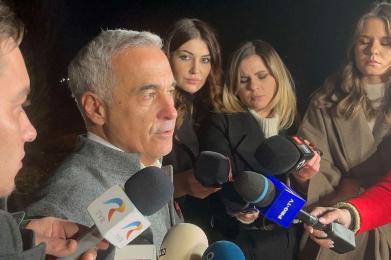 Călin Georgescu face declarații după afișarea rezultatelor exit poll, 24 noiembrie 2024. Foto: David Bularca / Hotnews