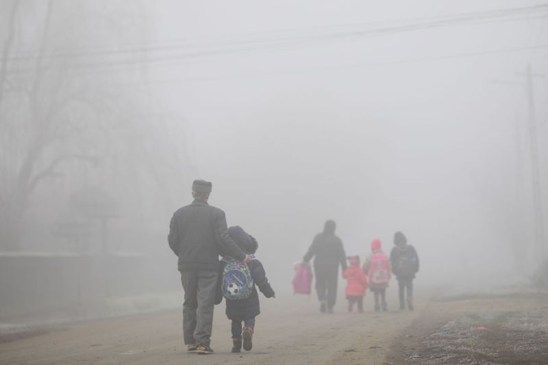 Elevii din peste 20 de școli și grădinițe din Focșani fac frigul în clase la 14-16 grade Celsius. Societatea de termoficare e în insolvență