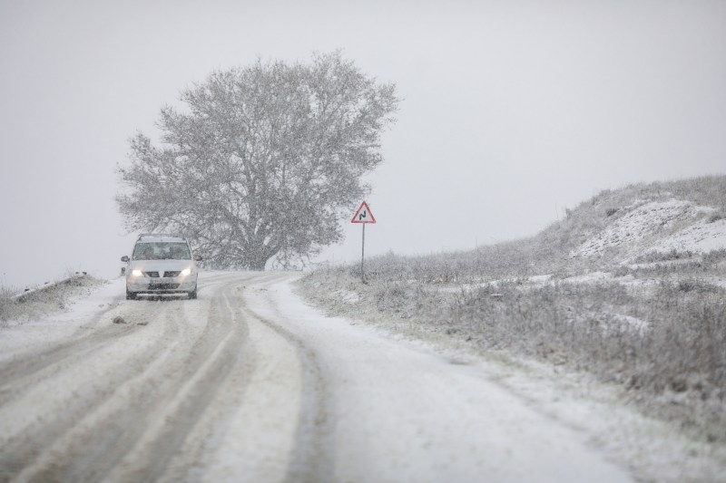 Vreme tot mai rece: alertă de ninsori, vânt puternic și ploi. La munte, stratul de zăpadă va măsura până la 20 cm
