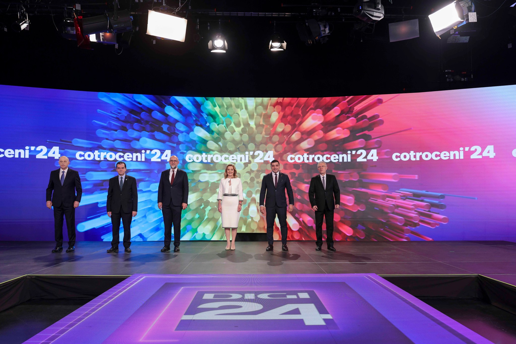 Mircea Geoană, Ludovic Orban, Kelemen Hunor, Elena Lasconi, George Simion, Cristian Diaconescu la dezbaterea electorală organizată de Digi24 / FOTO: Inquam Photos / Octav Ganea