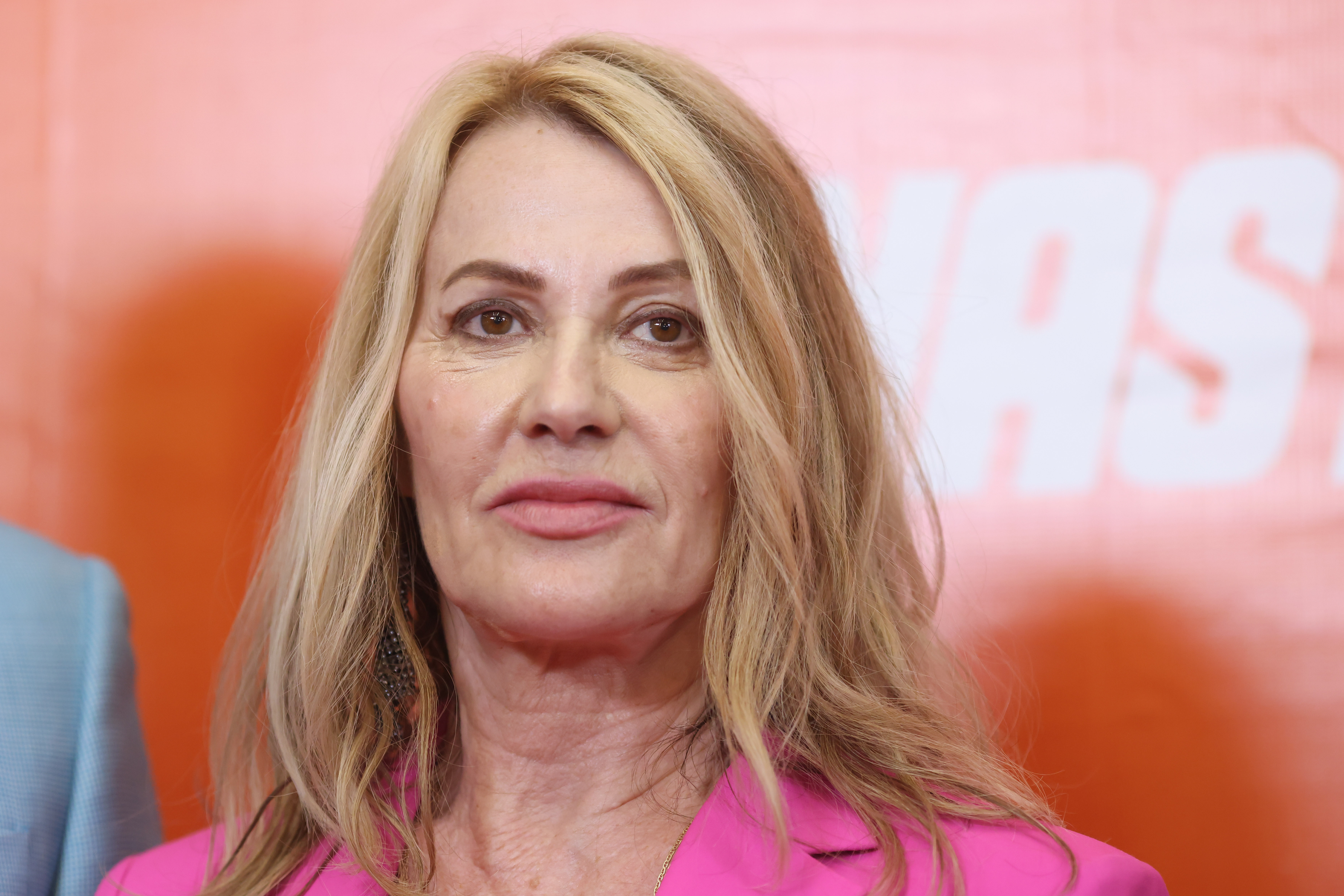 VIDEO Nadia Comăneci, apariţie strălucitoare la Globurile de Aur ...