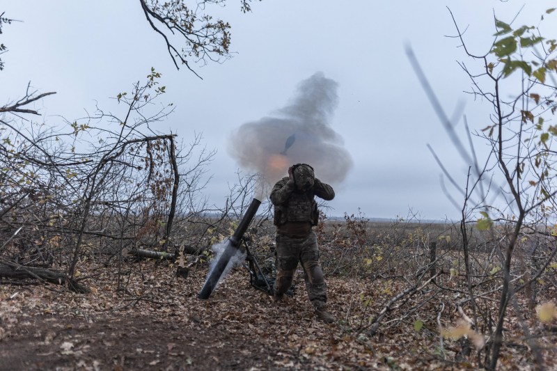 Război în Ucraina, ziua 993: Forțele ucrainene, sub presiune mare pe mai multe fronturi / Rușii au avut o zi cu pierderi record / Medvedev acuză europenii că vor să escaladeze războiul înainte să revină Trump