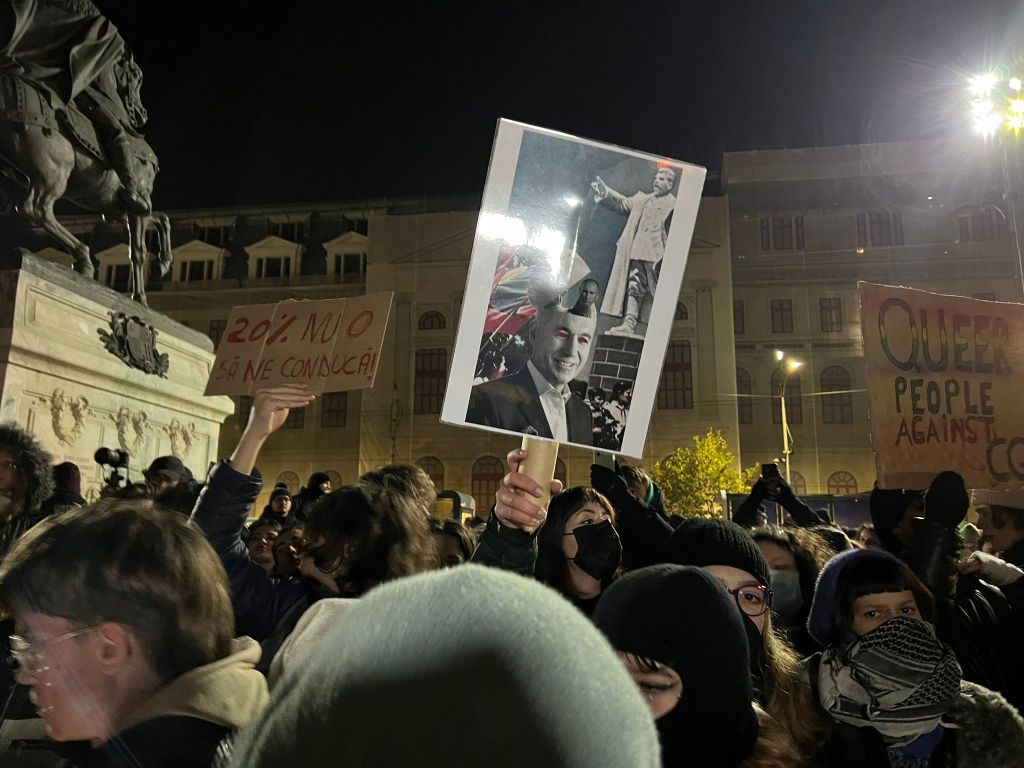 Protest împotriva lui Călin Georgescu la Universitate. Foto: Ștefania Gheorghe