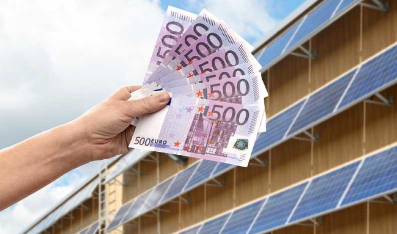 Electric Up 2024: Se prelungesc înscrierile la finanțările de câte 150.000 EUR pentru panouri solare, stații încărcare auto electrice, pompe căldură