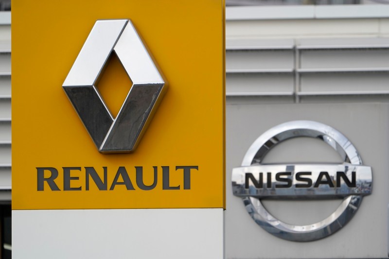 Nissan caută investitori care să ia locul Renault în acționariatul său