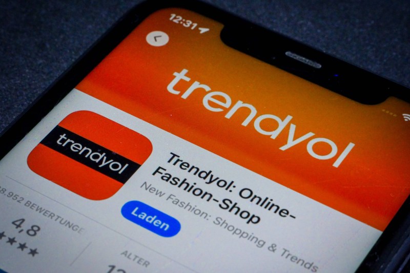 Trendyol, cea mai mare platformă turcă de comerț electronic, controlată de gigantul Alibaba, deschide în România un centru regional într-un depozit al „Regelui Pantofilor“