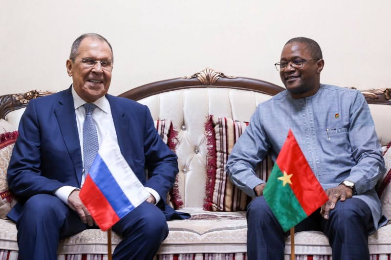 De ce preferă Burkina Faso parteneriatul cu Rusia în detrimentul celui cu Franța