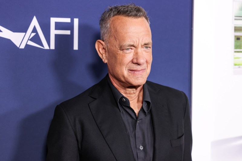 Tom Hanks spune că oamenii s-au săturat de filme în care doar ambalajul e frumos: „Care e povestea? Care e scopul acestui film?”