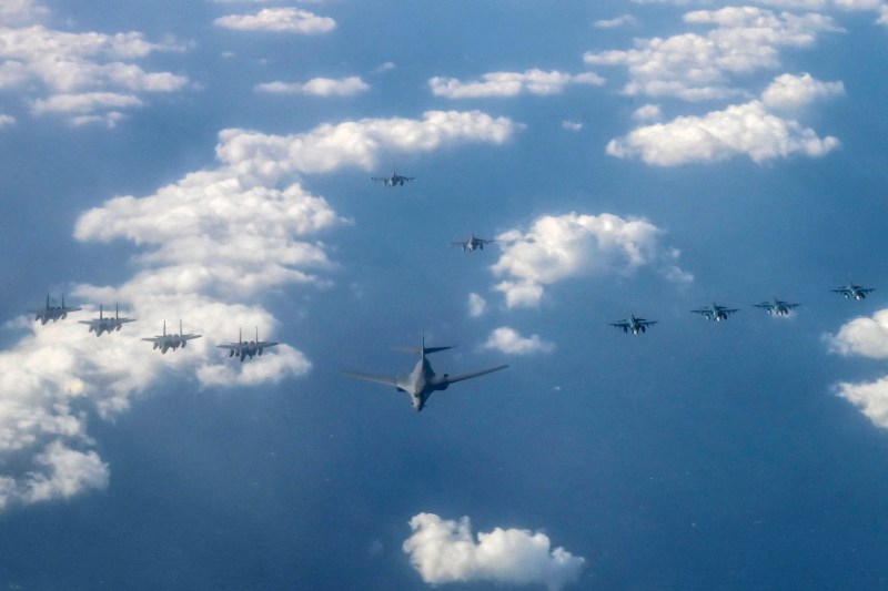 Bombardierul american B-1B, trimis la poarta Coreei de Nord ca avertisment pentru Kim