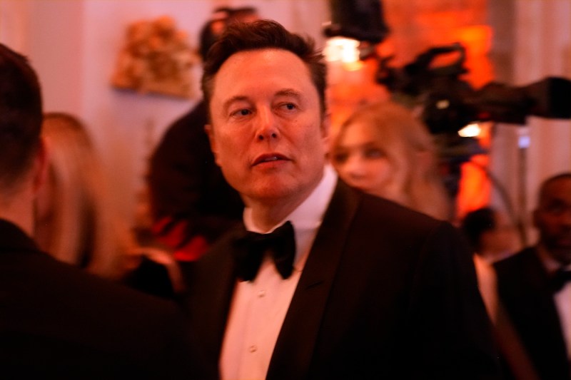 SUA: Contactele lui Elon Musk cu oficiali ruşi ar trebui investigate de Pentagon, cer doi senatori democraţi. „Pune în pericol securitatea națională”