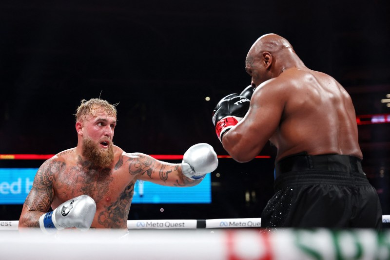 Mike Tyson vs Jake Paul. Netflix a picat în timpul meciului. Care a fost amploarea problemelor cu transmisiunea