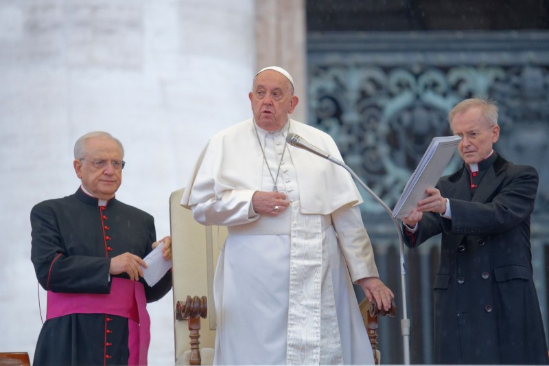 Papa Francisc a ales sicriul pentru înmormântarea sa. Suveranul pontif renunță la o tradiție veche de secole