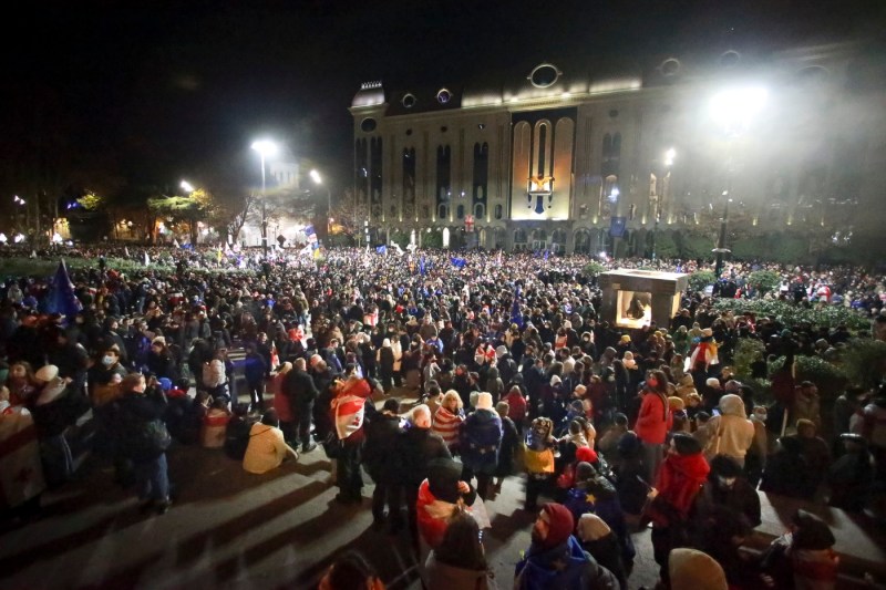 LIVE. Proteste masive în Georgia pentru a doua zi consecutiv. Manifestanții, revoltați de întreruperea negocierilor pentru aderarea la UE