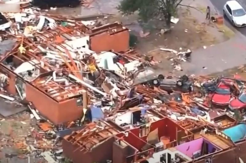 Cel puțin șapte tornade au făcut ravagii în Oklahoma. Imagini de sus cu prăpădul din statul american. FOTO