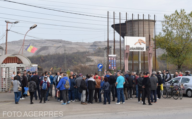 ULTIMA ORĂ ArcelorMittal Hunedoara reduce temporar activitatea, cu plata salariilor doar în limita a 75%