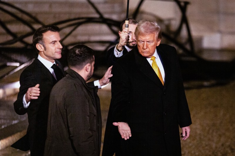 Trump cere, după întâlnirea cu Zelenski, o „încetare imediată” a luptelor din Ucraina / Câți soldați au pierdut „în mod ridicol” cele două țări, potrivit președintelui ales al SUA