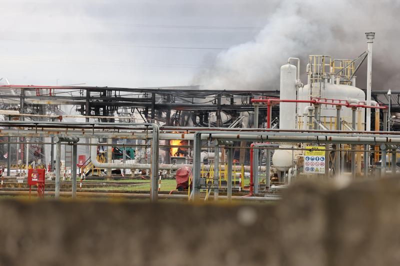 VIDEO Explozie masivă la o instalație petrolieră de lângă Florența. Primul bilanț: 2 morți, 9 răniți și 4 dispăruți