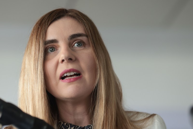 Scrisoare deschisă a mai multor profesori universitari, printre care și ministrul de finanțe al guvernului Victor Ponta : Declarații admirative la adresa unor personaje asociate cu crime împotriva umanității izolează România