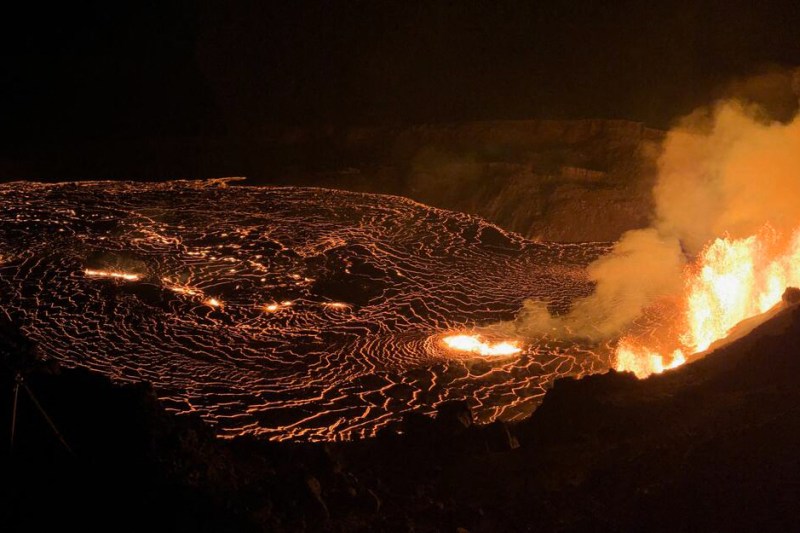 VIDEO Unul dintre cei mai activi vulcani din lume a început să erupă