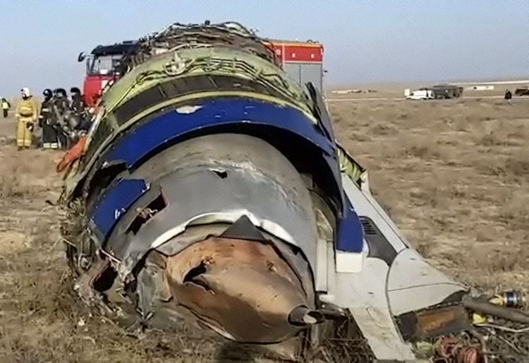Noi informații și imagini despre accidentul aviatic din Kazahstan, unde s-a prăbușit un avion Embraer al Azerbaijan Airlines / Situație de bruiaj în regiune