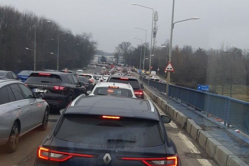 Carambol cu patru mașini la ieșirea din București, pe DN1. Trafic îngreunat spre Valea Prahovei