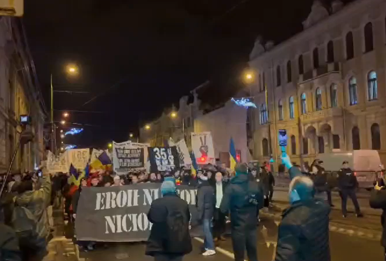 Marșul Eroilor: Suporterii din Timișoara onorează memoria Revoluției din 1989