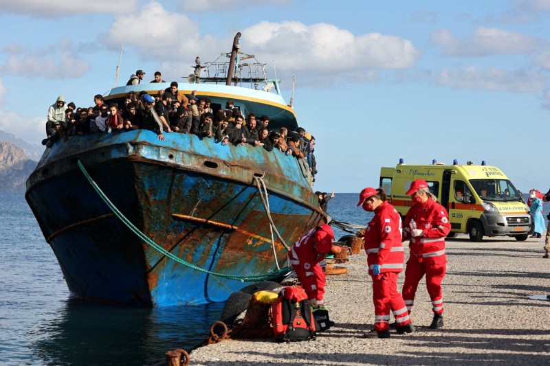 Naufragiul unei ambarcațiuni cu migranți în Marea Egee. Operațiune vastă de salvare a circa 40 de persoane dispărute