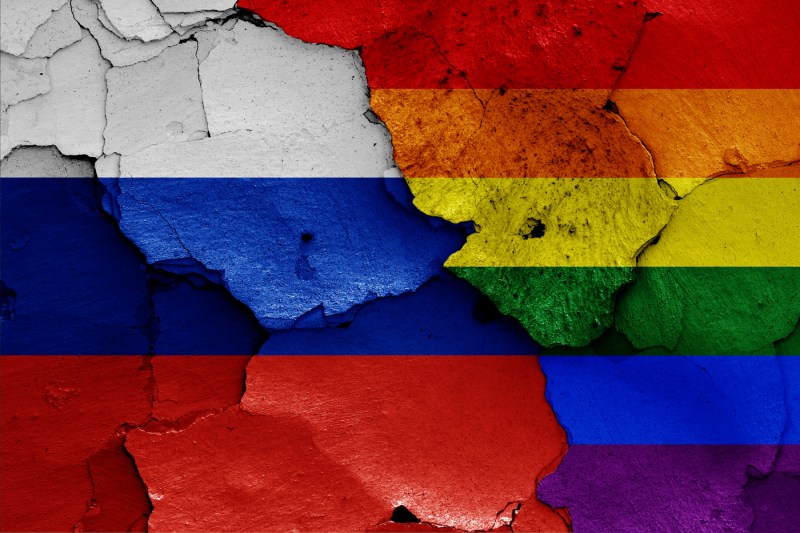 Rusia: O persoană reținută pentru că a organizat „călătorii LGBT” a murit în arestul preventiv