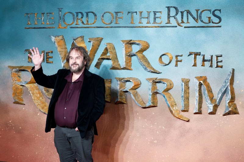 Noul film cu „Lord of the Rings” în titlu n-a impresionat la box office în weekendul de debut, în pofida asocierii cu regizorul Peter Jackson / Despre ce e povestea