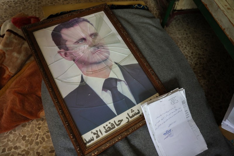 Cum a fost abandonat Bashar al-Assad de către cel mai mare susținător. „Nu mai suntem responsabili pentru voi”. Filmul celor două zile cruciale pentru Siria
