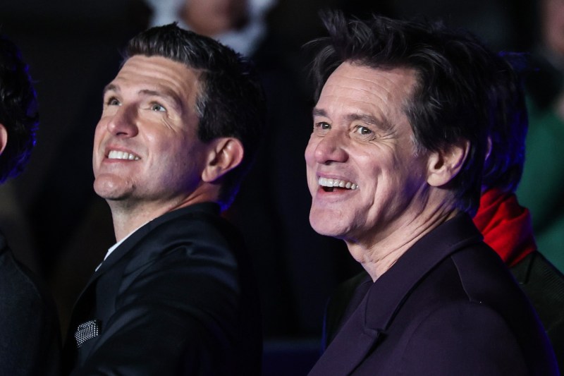 Jim Carrey spune înainte de apariția noului său film că s-a întors la actorie pentru bani: „Am cumpărat o grămadă de lucruri”