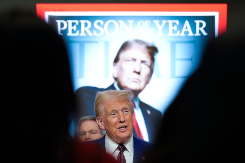 Donald Trump alimenteaza informatiile false care vizeaza o legatura intre vaccinuri si autism in ziua in care este desemnat de catre Time Persoana Anului 2024 / FOTO: Alex Brandon / AP / Profimedia