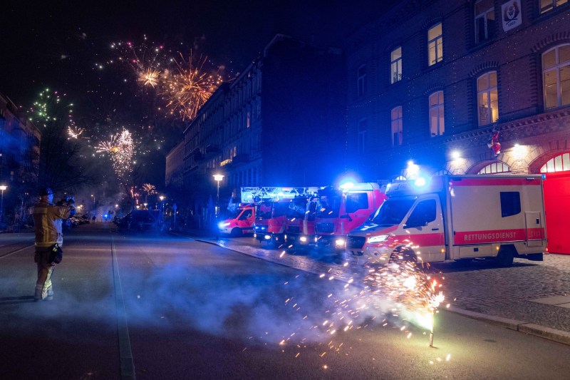 Tragedii în lanț în Germania în noaptea de Revelion. Cel puțin cinci persoane au murit din cauza unor artificii puternice