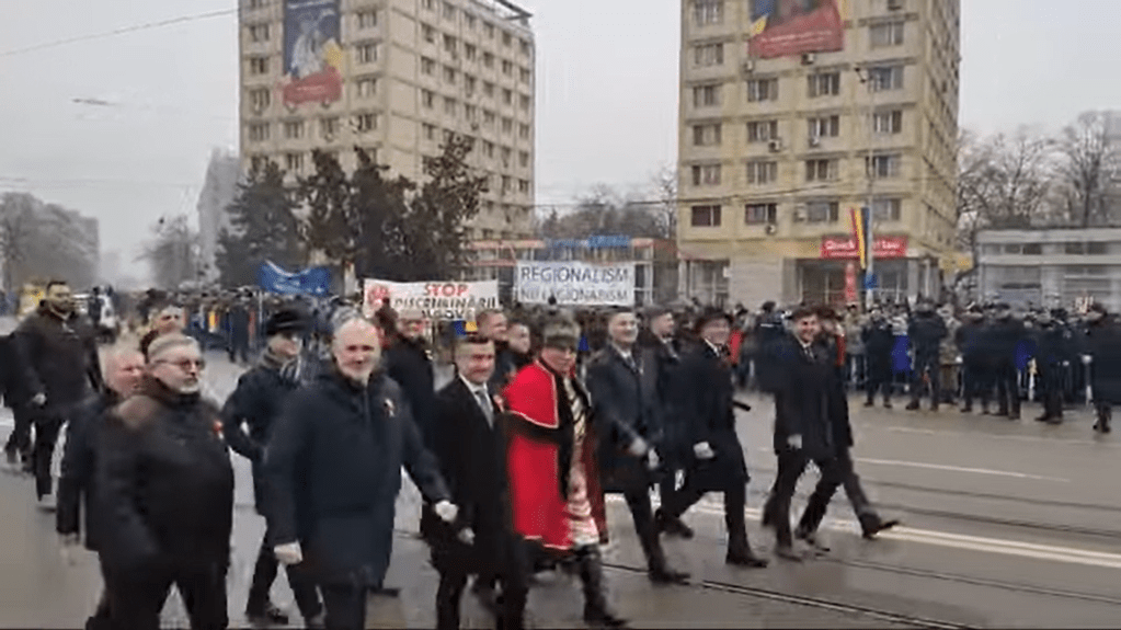 Primarul Iașului, Mihai Chirica, huiduit la Iași de Mica Unire. Foto: captură foto Youtube „Ziarul de Iași”