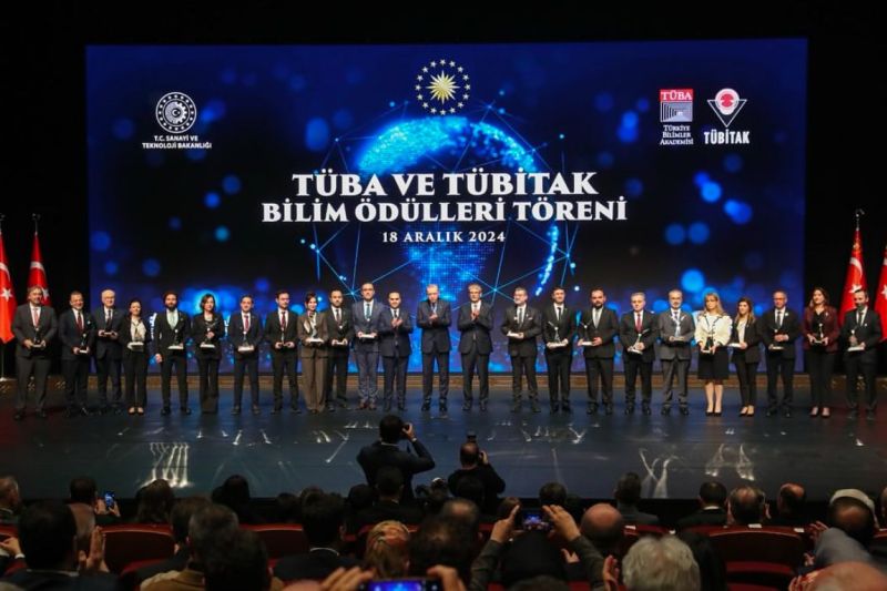 Doctorul care a impresionat Turcia: Prof. Dr. Ahmet Alanay, premiat de Erdoğan pentru realizările sale în chirurgia spinală