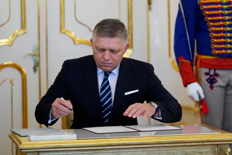 Premierul Robert Fico anunță că va propune modificarea Constituției Slovaciei. Ce amendamente a anunțat