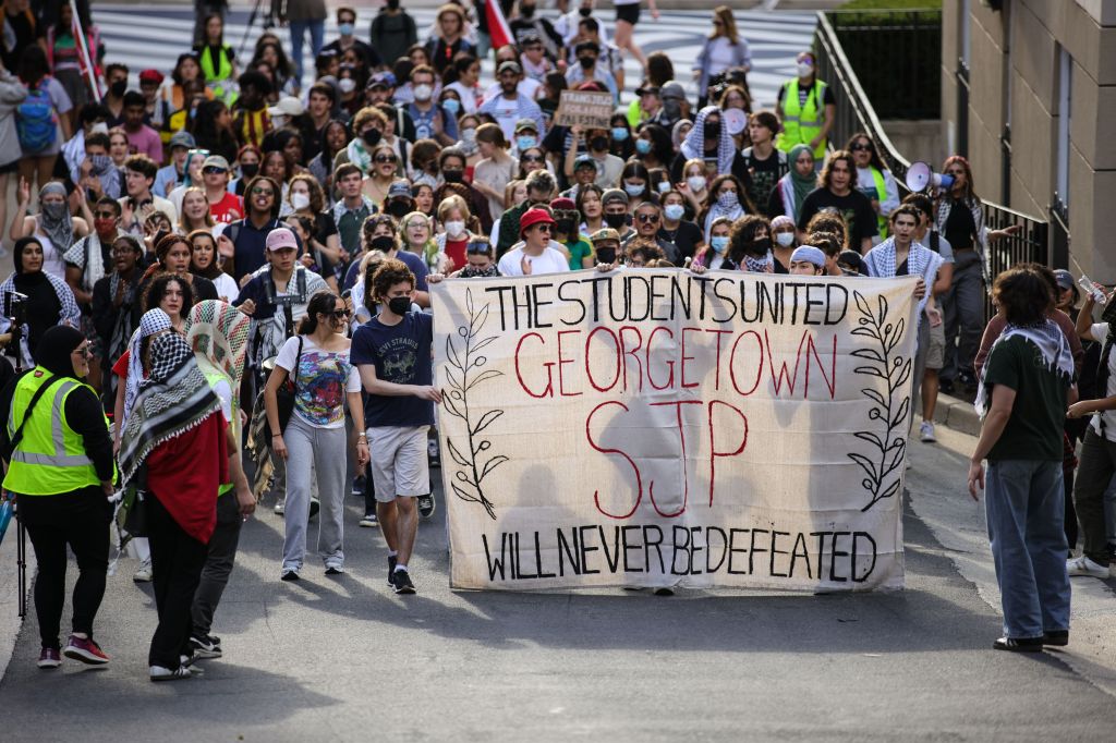 Protestul studenților de la Universitatea Georgetown în Washington / Foto: Bryan Olin Dozier/NurPhoto/Shutt / Shutterstock Editorial / Profimedia