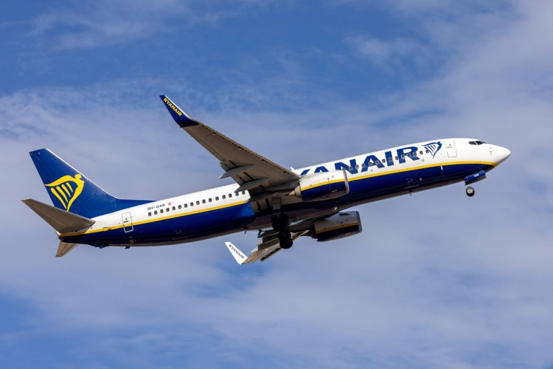 Una dintre companiile aviatice cele mai folosite de către români a primit o amendă uriașă. „O vom contesta, e viciată juridic”