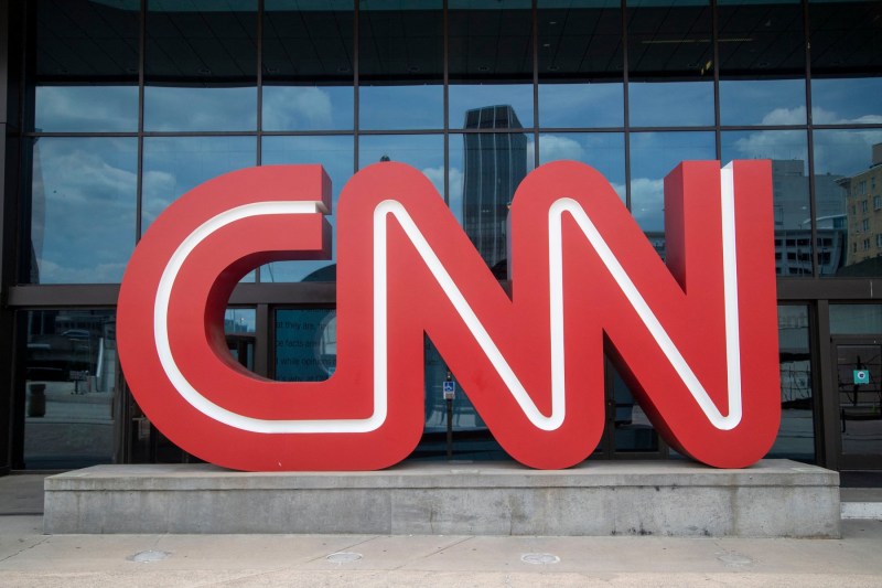 CNN îi va plăti 5 milioane de dolari unui veteran al Marinei americane, în urma unei emisiuni despre retragerea haotică din Afganistan